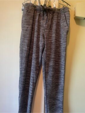 Women’s Lululemon On The Fly jogging pants Size 6